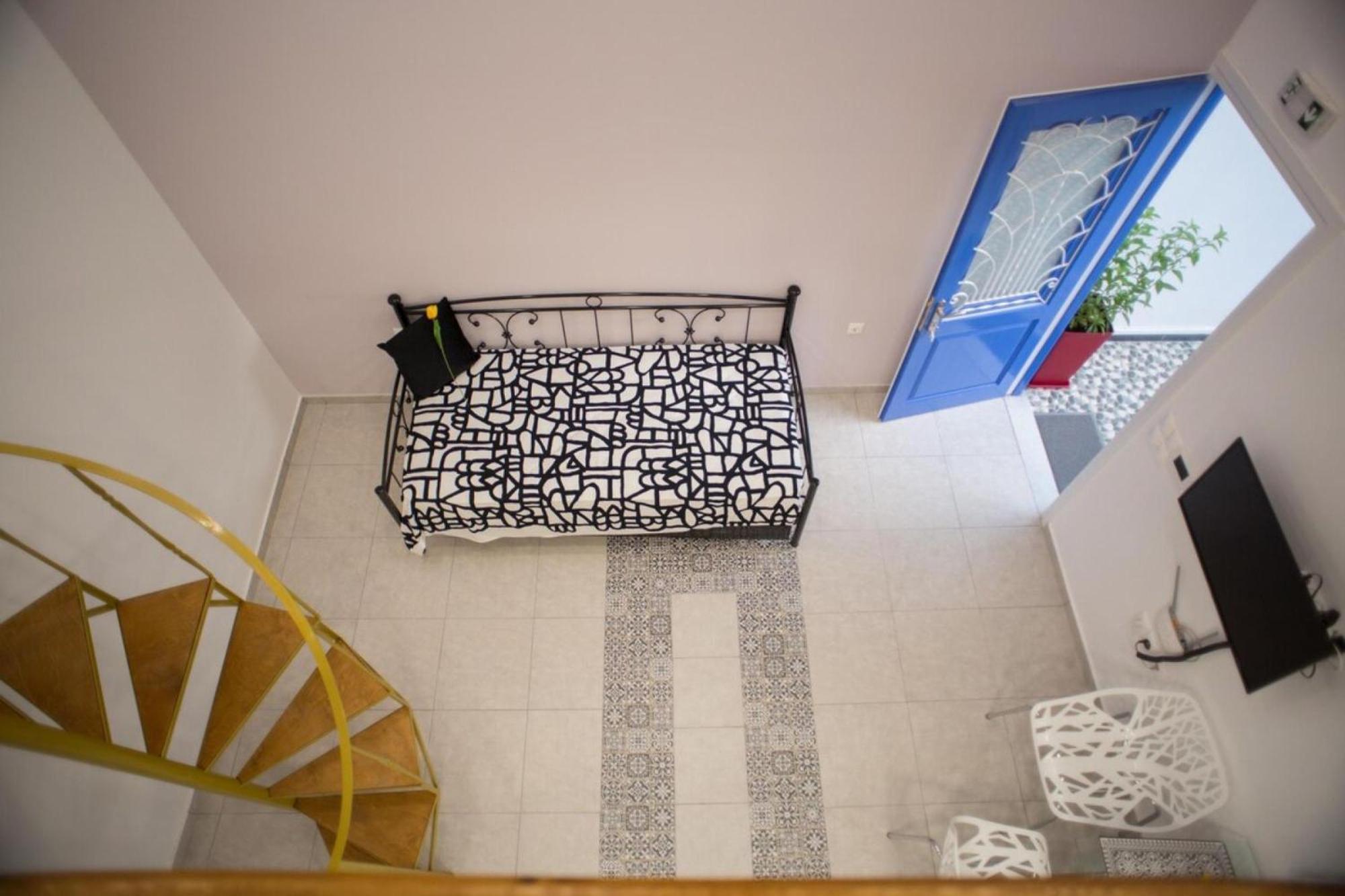 Aimou Studio'S Apartment'S Пирей Экстерьер фото