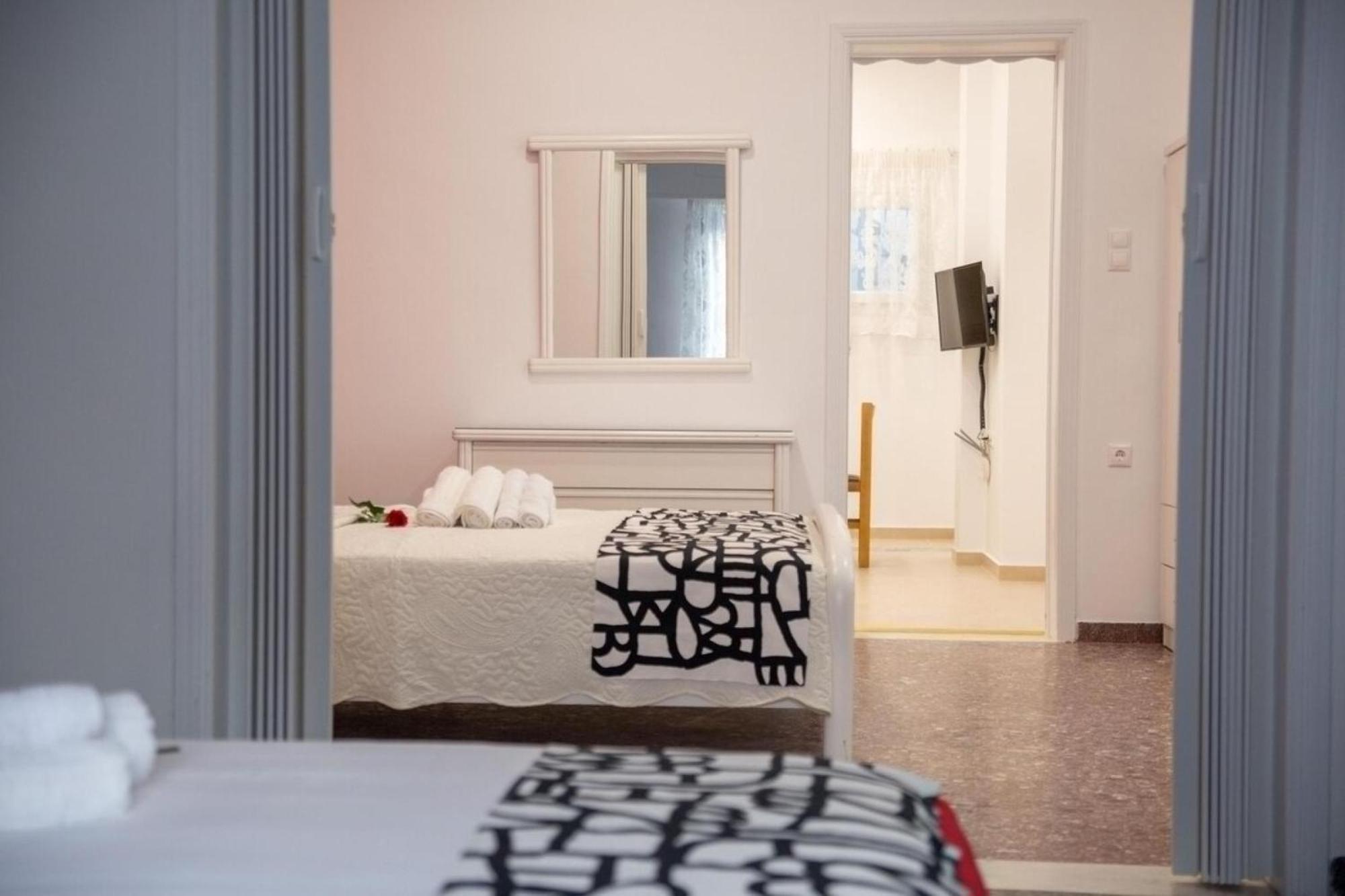 Aimou Studio'S Apartment'S Пирей Экстерьер фото
