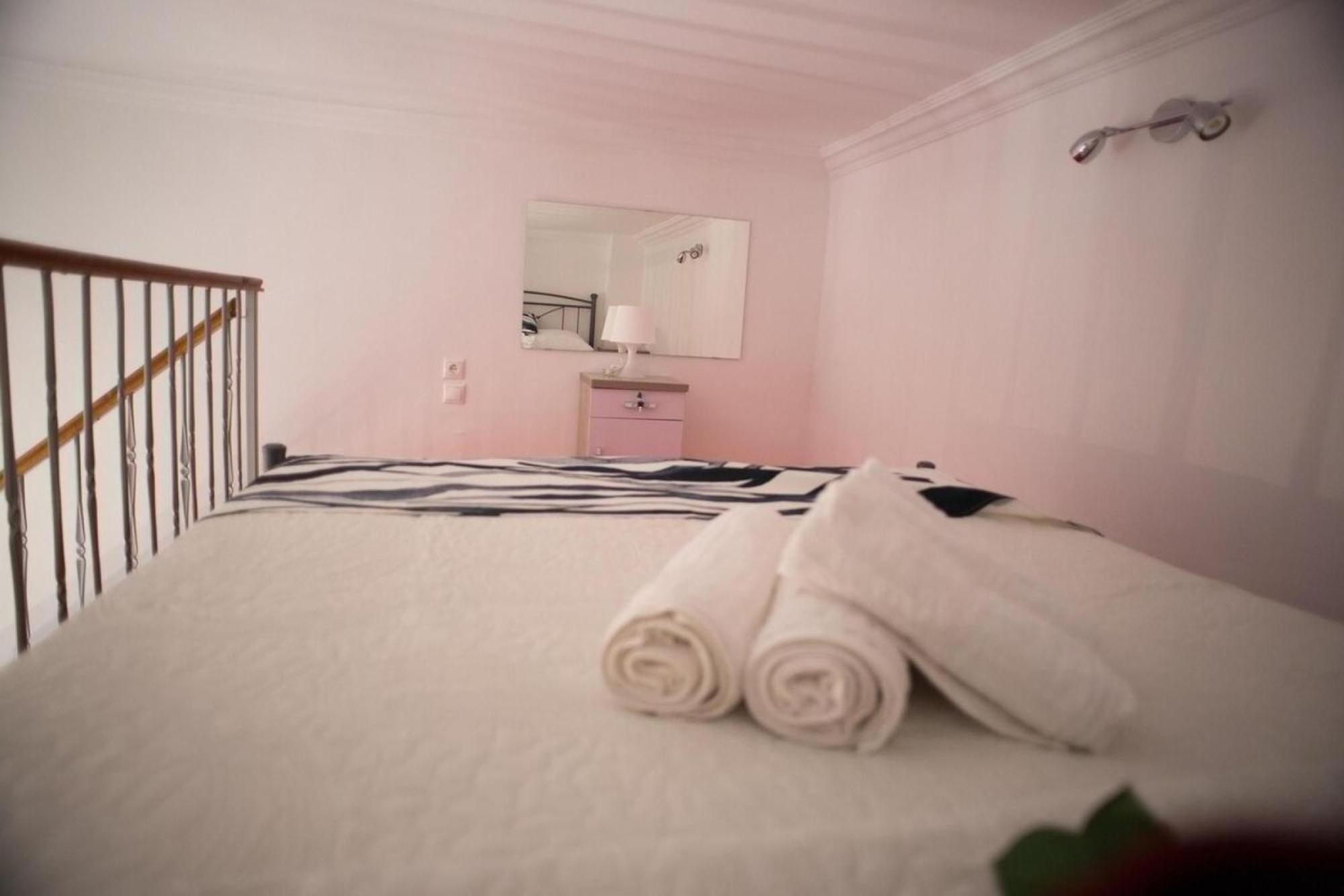 Aimou Studio'S Apartment'S Пирей Экстерьер фото