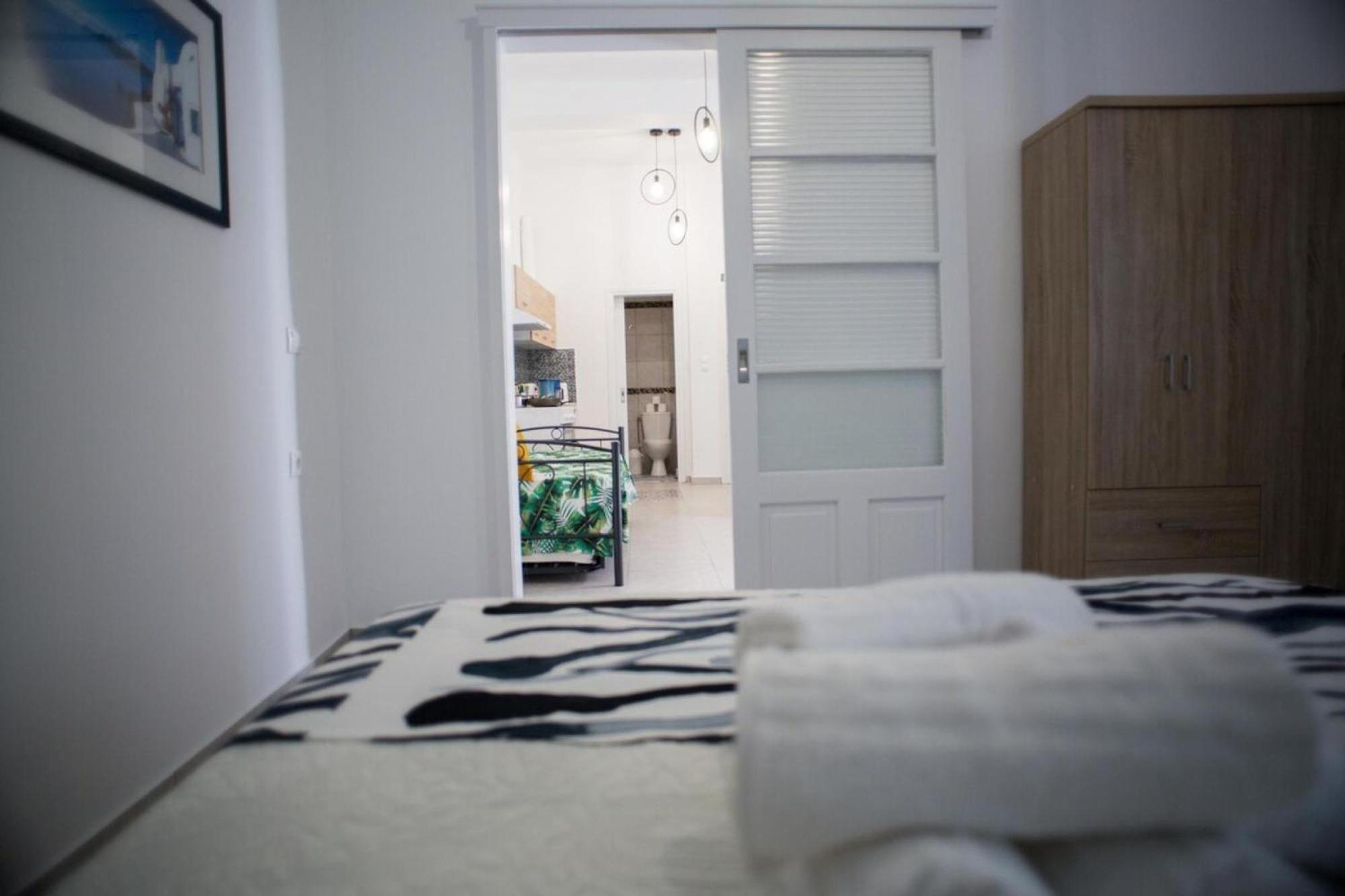 Aimou Studio'S Apartment'S Пирей Экстерьер фото
